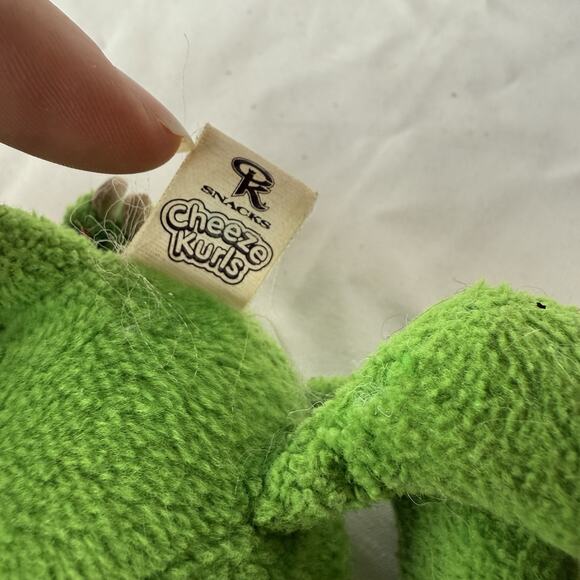 CK Snacks Cheeze Kurls Monster Plush 2000 Green Creature Weird Stuffed Toy - Picture 6 of 6